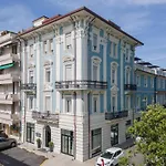 VI Suites