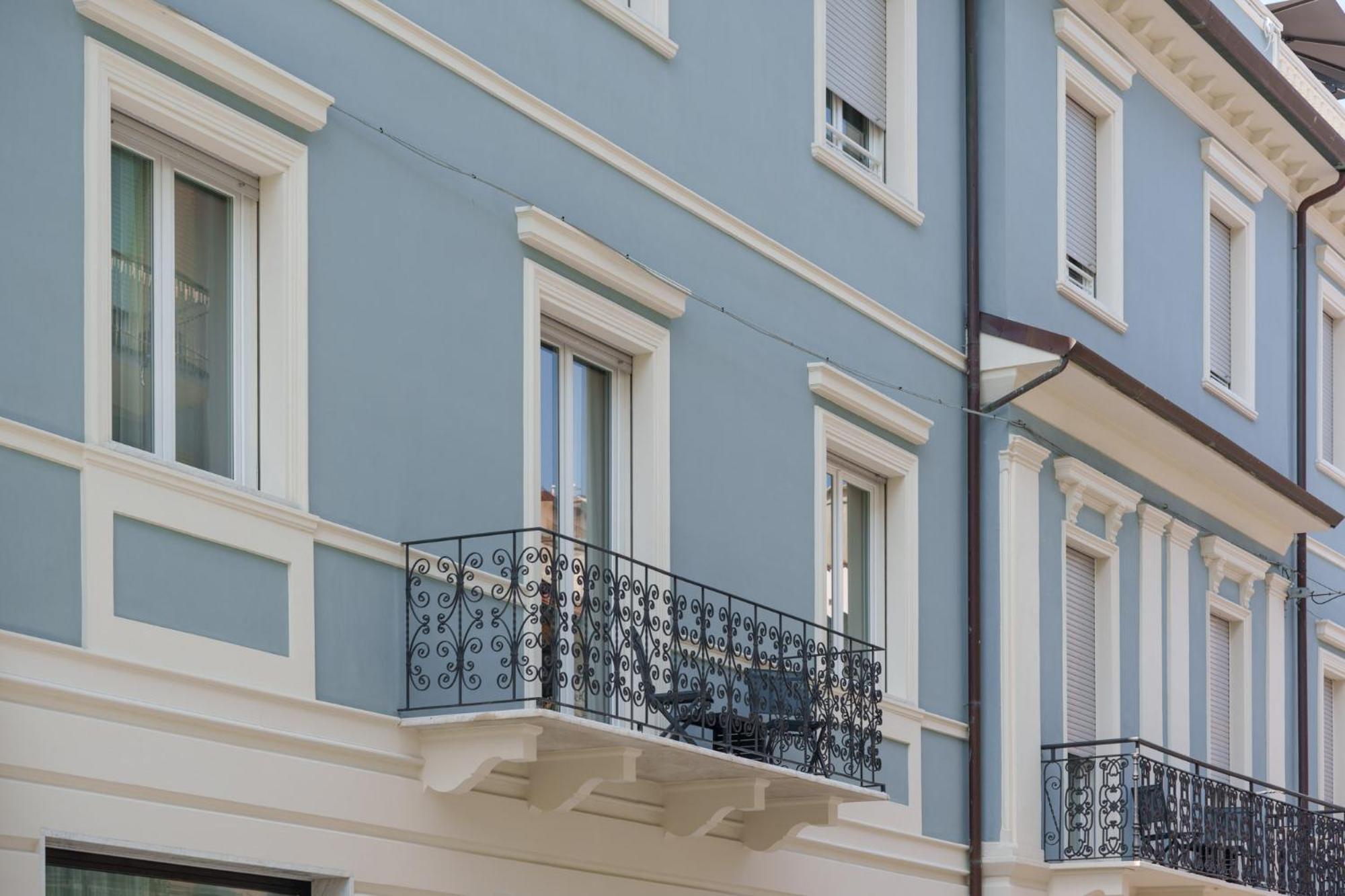 Vi * Viareggio